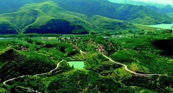 山东一县，是沂河发源地，牛郎织女传说之乡，有江北第一溶洞群