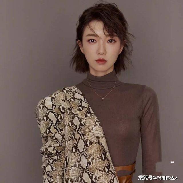 发型留长发的过程中怎么处理发型？试试这样做，调皮又甜美