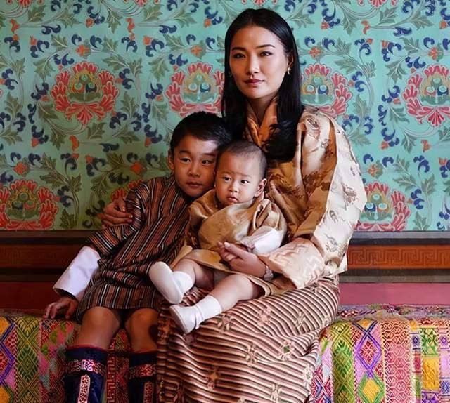 原创             雪山之巅美女多，39岁不丹公主是哈佛高材生，容貌气质盖过王后