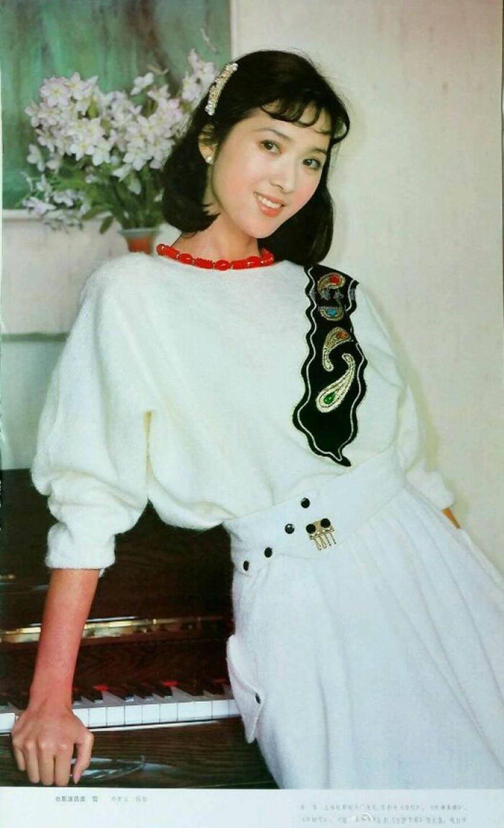 姐妹看了龚雪的淑女造型，突然发现：“再过30年，穿衣也不如她优雅”