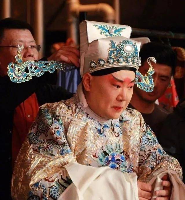 搭台唱戏一天多少钱 df91e451d26f474eb2a30a4186c8c7d5.jpeg