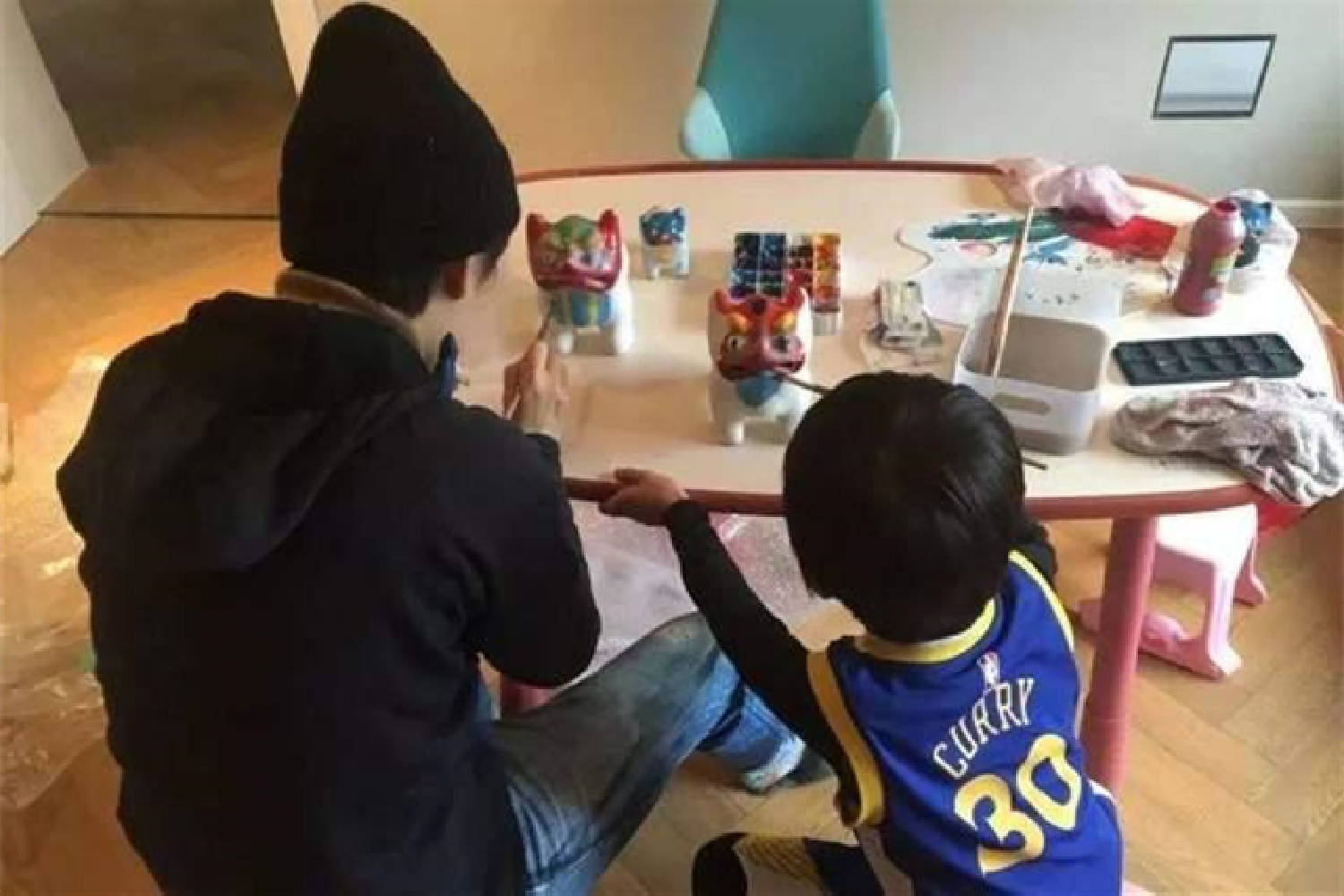 能力|幼儿园手工作业的疯狂内卷：家长做的造型再好看，也不敌孩子动手