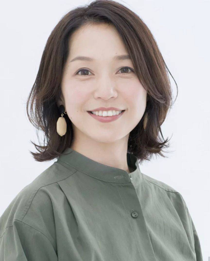 发型女人到中年适合“长发”还是“短发”？关键看这4点，剪错会显老