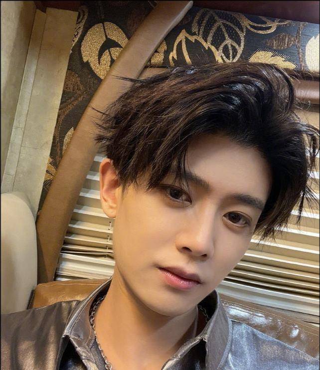 梦想|《嗨放派》最后一期收官，任嘉伦再现舞台唱跳，又被他帅到了！