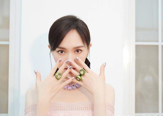 怎么当上空姐 1b0a1e59771a4aa28b158282863793b8.jpeg