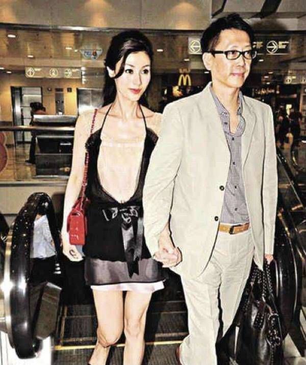 两人结婚的时候,很多网友戏称,李大美人结婚的消息,全香港的阔太都松