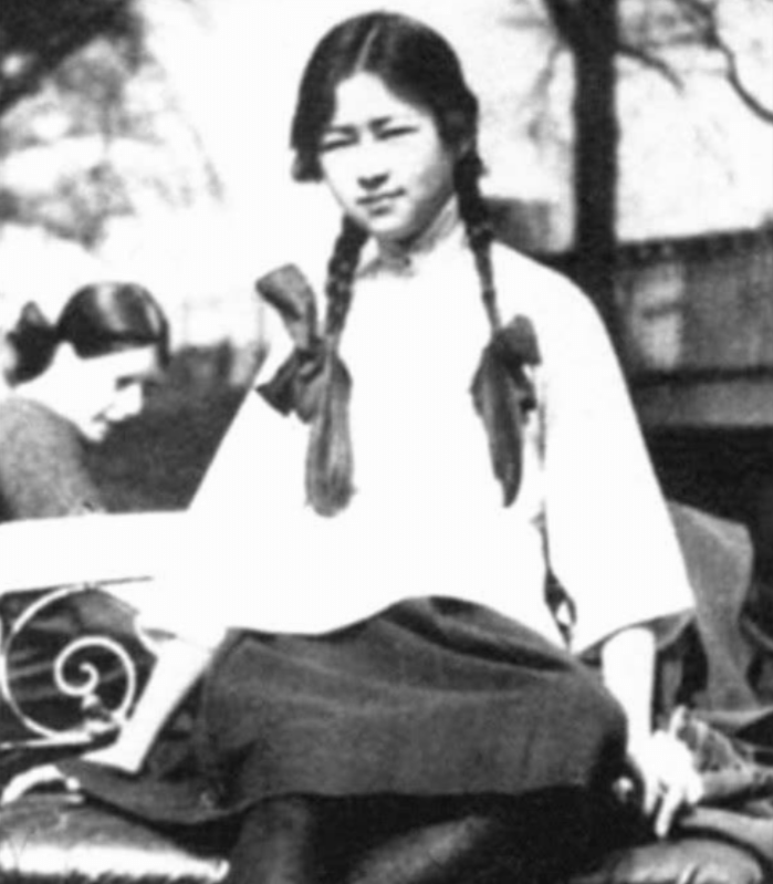 惊艳的女人林徽因 ef5168ec28e0494c90ba0391ca322bc7.png