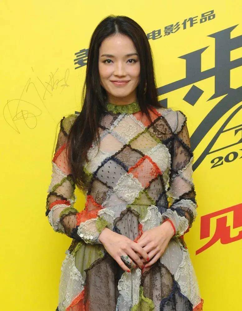 卷发你的脸型适合什么发型？1分钟找到本命发型，巨显脸小