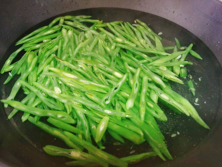 干豆角丝怎么焯水变绿 892e9d8115384da899493dae8c6088a6.jpeg