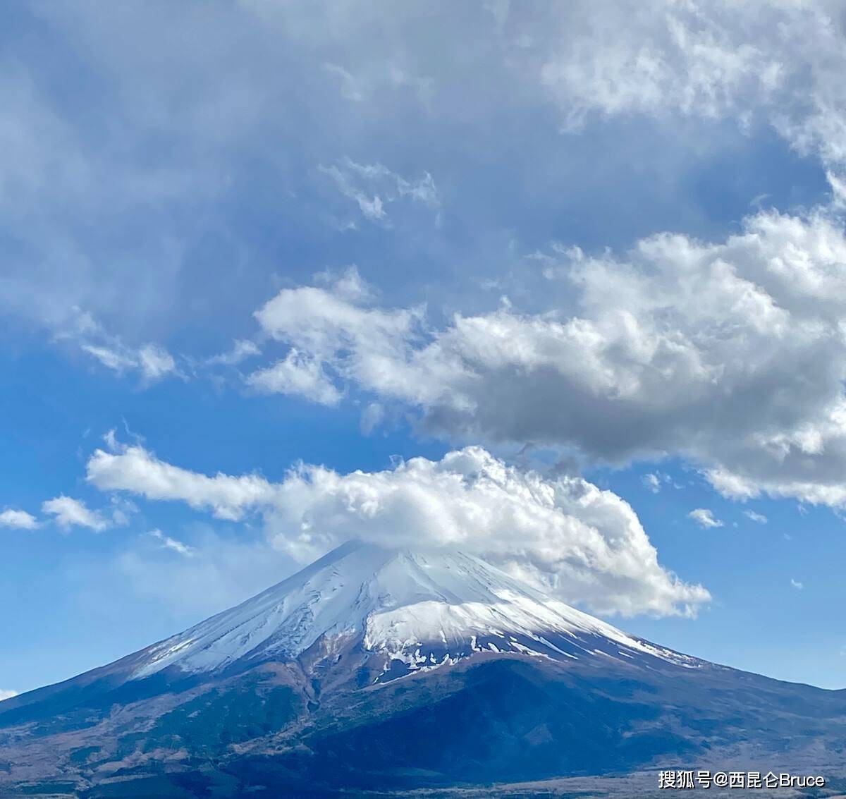 富士山有没有可能爆发呢？目前喷火口增加了6倍之多，内部岩浆活动频繁_