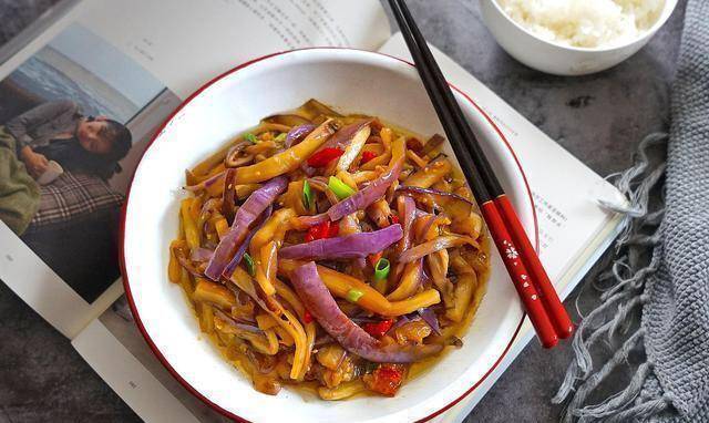 子姜怎么做凉拌 eb5c7de6c0ad485da1ed1717c3f695db.jpeg