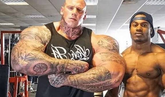 怎么样才能变成肌肉猛男 1e2c04a126fb4fc3bdbe6453f5635b3e.jpeg