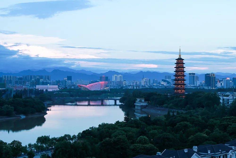 金华市_贾占勇_佛塔