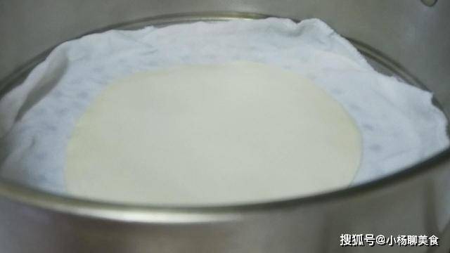 葱花|剩米饭别光炒着吃了，教你新做法，外酥里软，一顿5个都不够吃