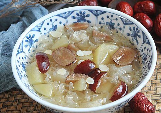 银耳怎么熬成白色 26344b740d0346459baa4f2d2f0544f4.jpeg