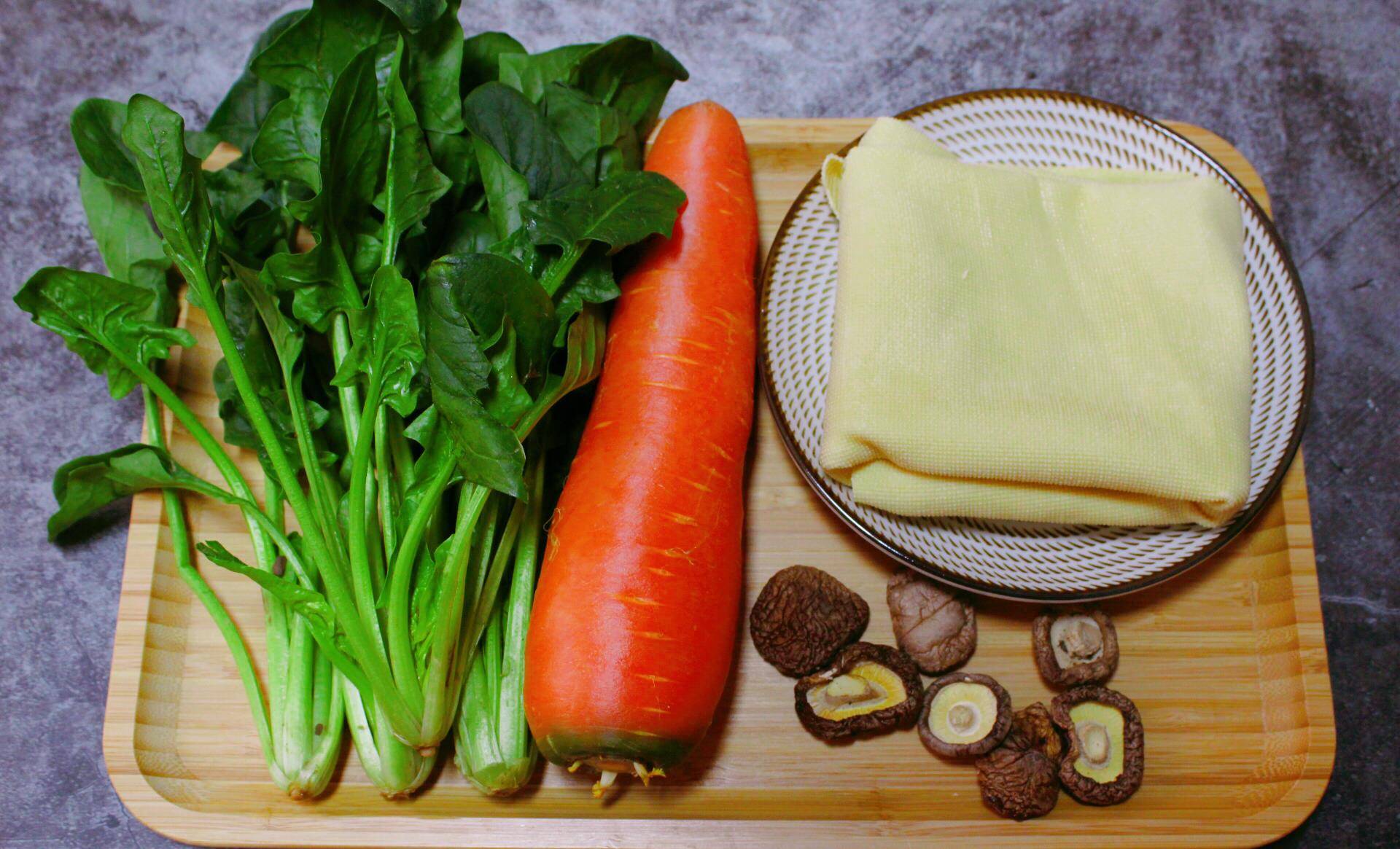 坐月子可以吃的家常食材有哪些 9b482e1e566a4c59b20ee259c69a4996.jpeg