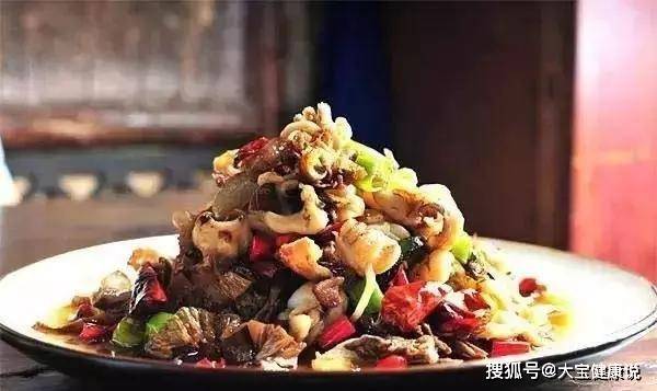 什么菜炒腊肉好 b36bb7a56927476b943c0575c6b671f7.jpeg