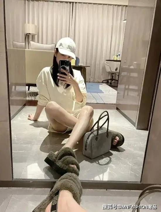 品牌 时尚 | 迪丽热巴这双毛毛拖鞋，简直可爱到犯规