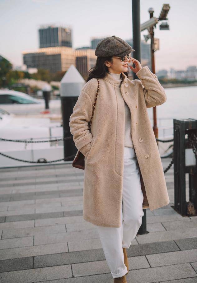 三木 过年穿大衣时，建议少配打底裤！看看三木的穿搭，你会有所启发