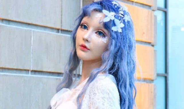 梦想“人间芭比”迪丽拉：动上百刀整成真芭比？塑胶感的脸真的好看？