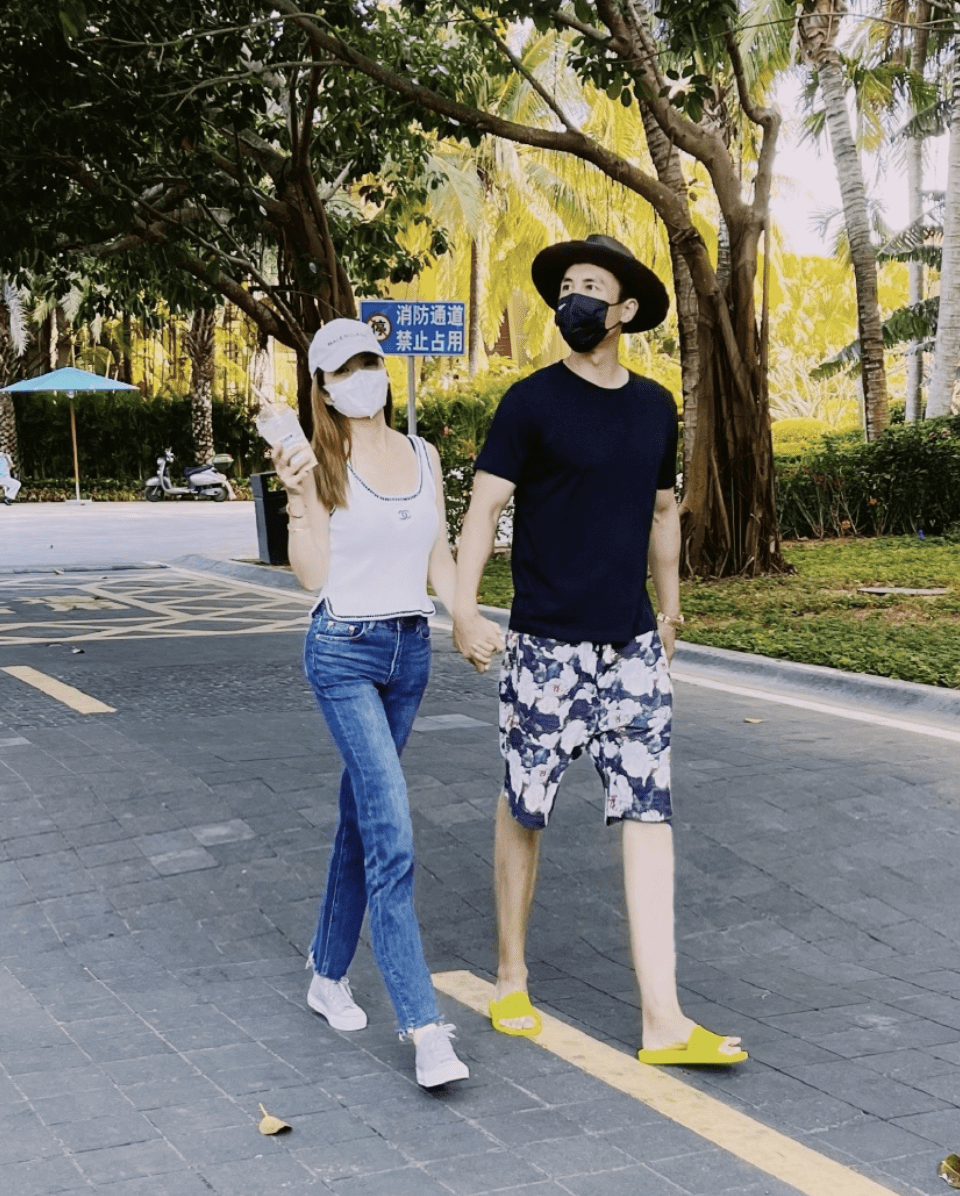 戚美珍帮助老公打理眼镜店的生意2022年2月11日