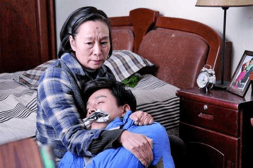 演員奚美娟：在月子裡就被離婚，單親媽媽27年，風光背後有眼淚,第24张
