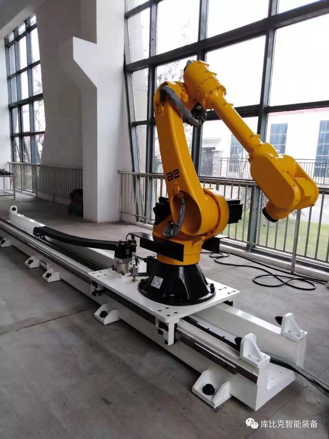 库比克机器人第七轴天轨地轨应用行业
