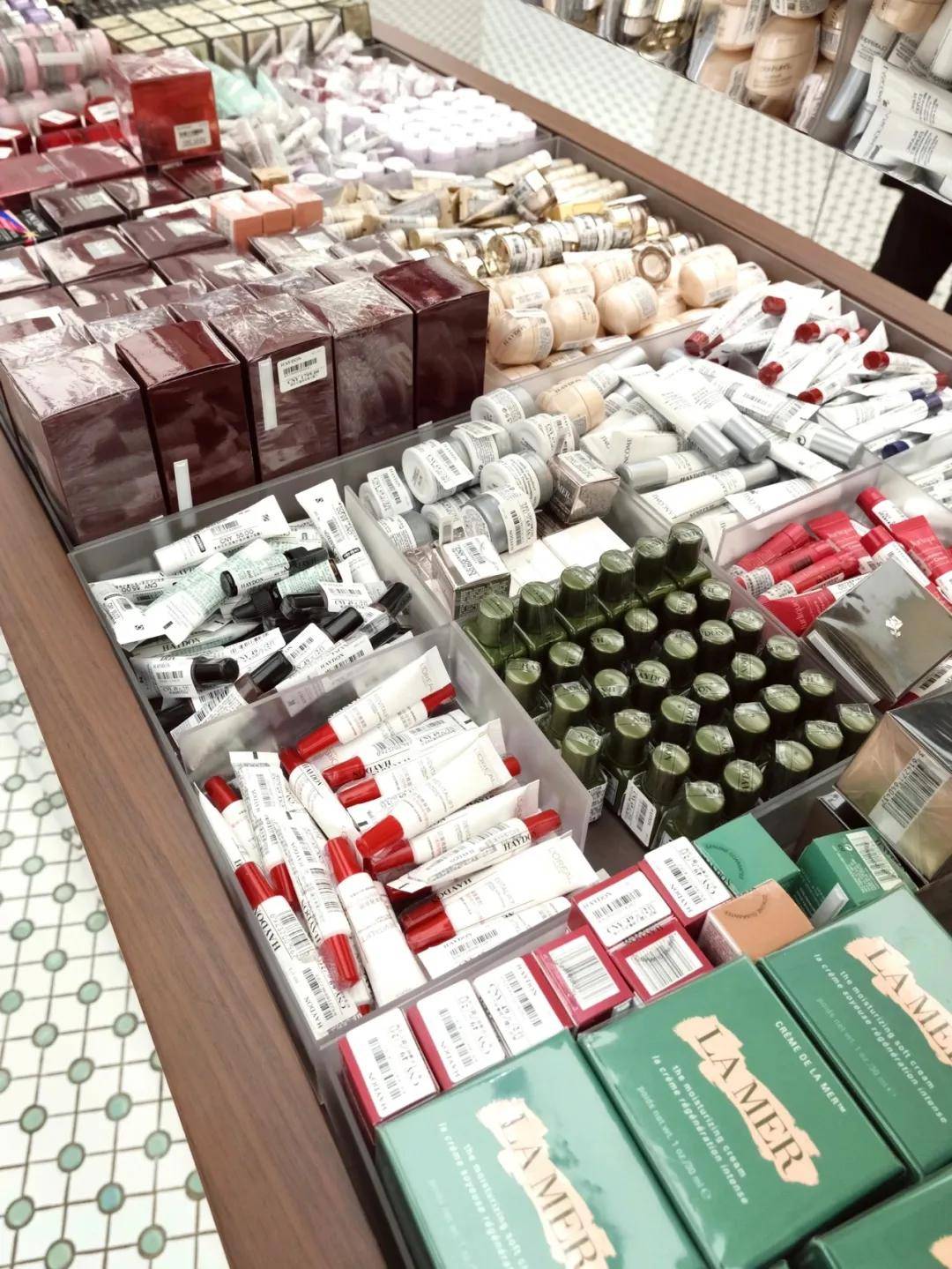 品牌魔都首店！火遍全网的「HAYDON黑洞」来啦，get氛围感大片！