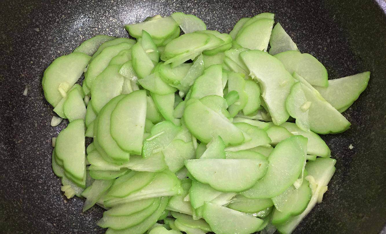 佛手瓜怎么炒最好 24cf3a06b1064231b497bca95def3389.jpeg