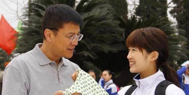 演员如萍带女儿嫁刘之冰是我做的最对选择一家四口很幸福