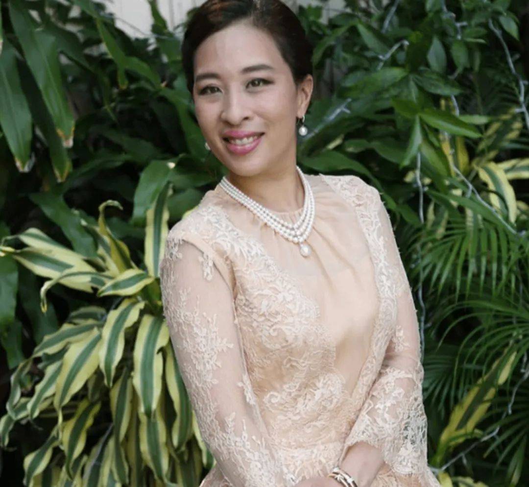 提帮功再次出席公务，帕查拉的眼神都变了，王储之位早已尘埃落定_提帮功王子_公主_王室
