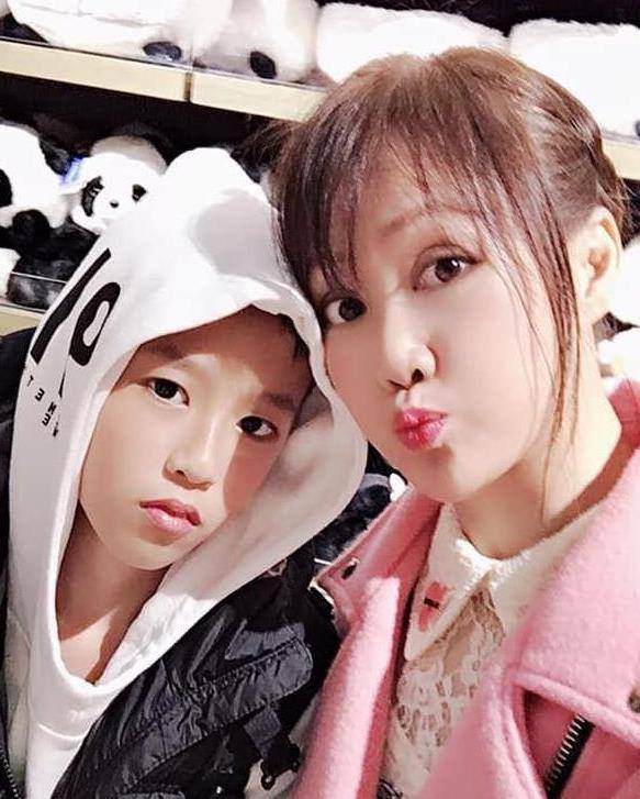 原创51岁港姐梁小冰嫁马文才20年恩爱如初今依然美如少女