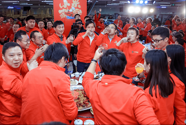 雷军饭都不吃了,赶紧宣布小米八降价200元,米粉惊讶_活动_家宴_旗舰