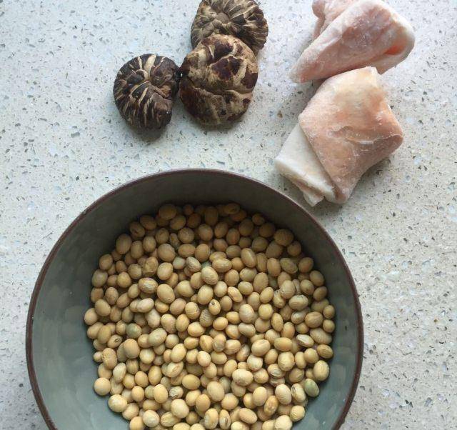 猪皮配什么菜炖 57319399fda44c959cd89ca6a371dbfb.jpeg
