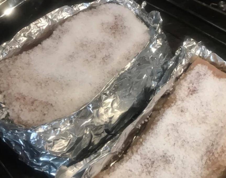 做法|谁说五花肉只能做红烧肉？做成这样保证皮酥脆，吃起来超过瘾！