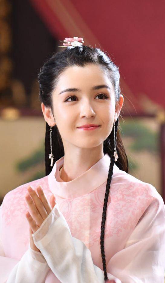 大长腿吸睛,美女还会凹造型_网友_迪丽热巴_新疆