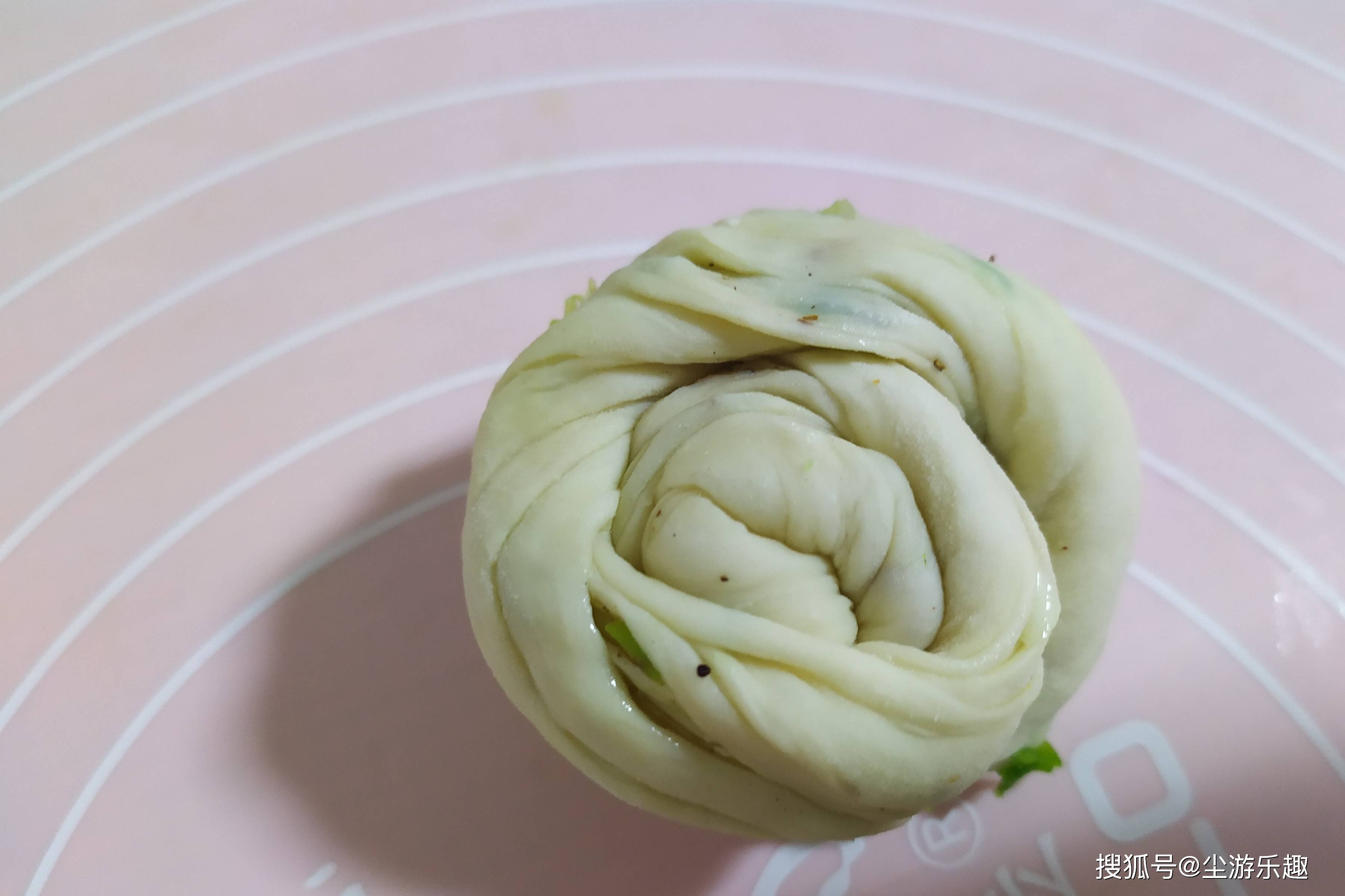 葱花|儿子开学最爱吃的早餐,葱香浓郁、外酥里嫩,比馒头香比包子简单