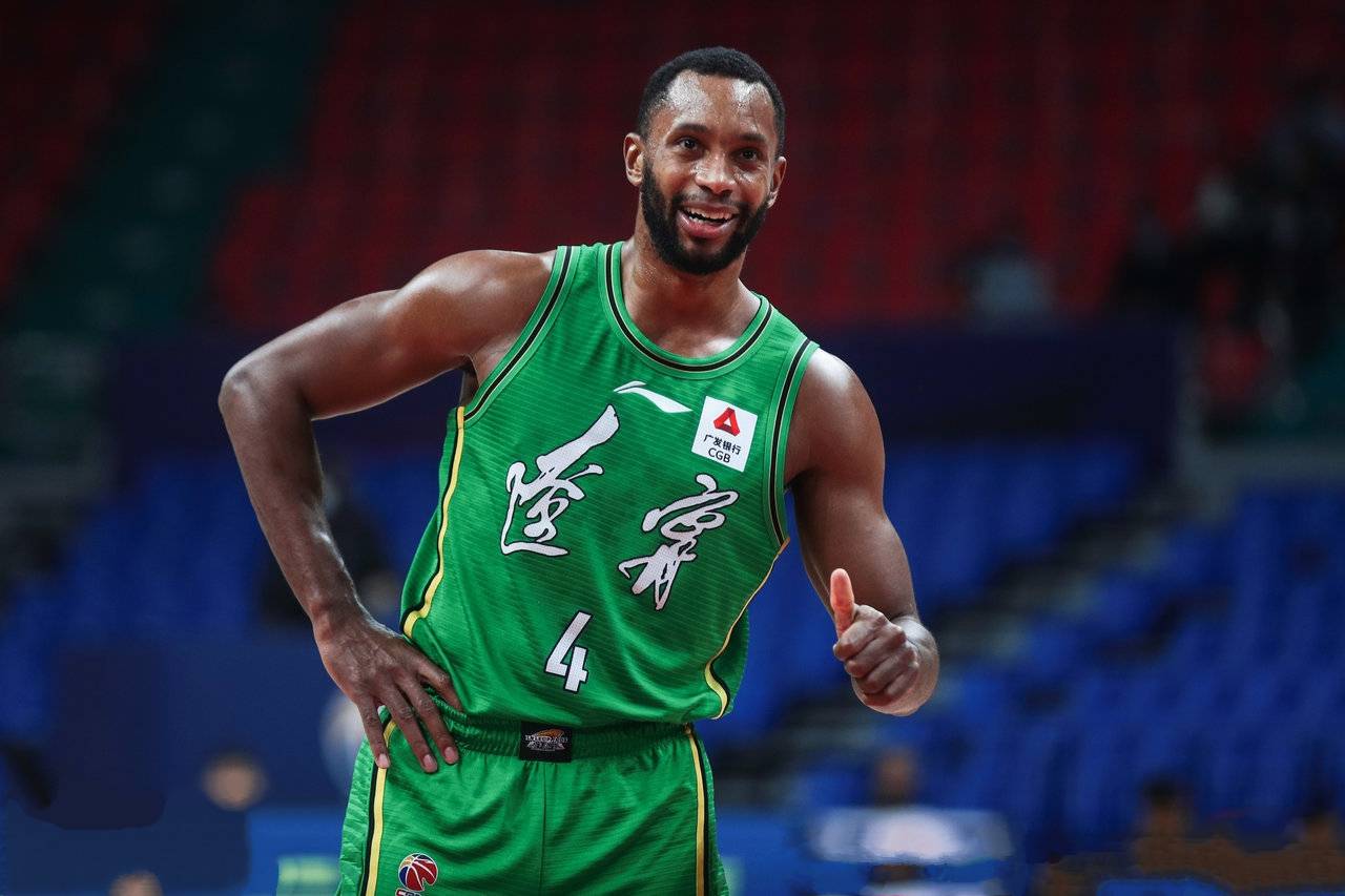 1月27日,辽宁男篮小外援弗格迎来了自己的32岁生日.