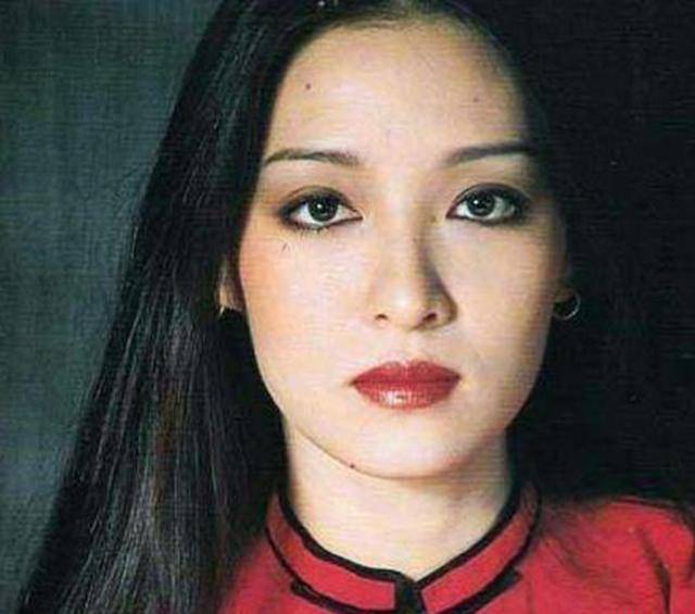 高峰范春玲面对记者提问毫不怯场