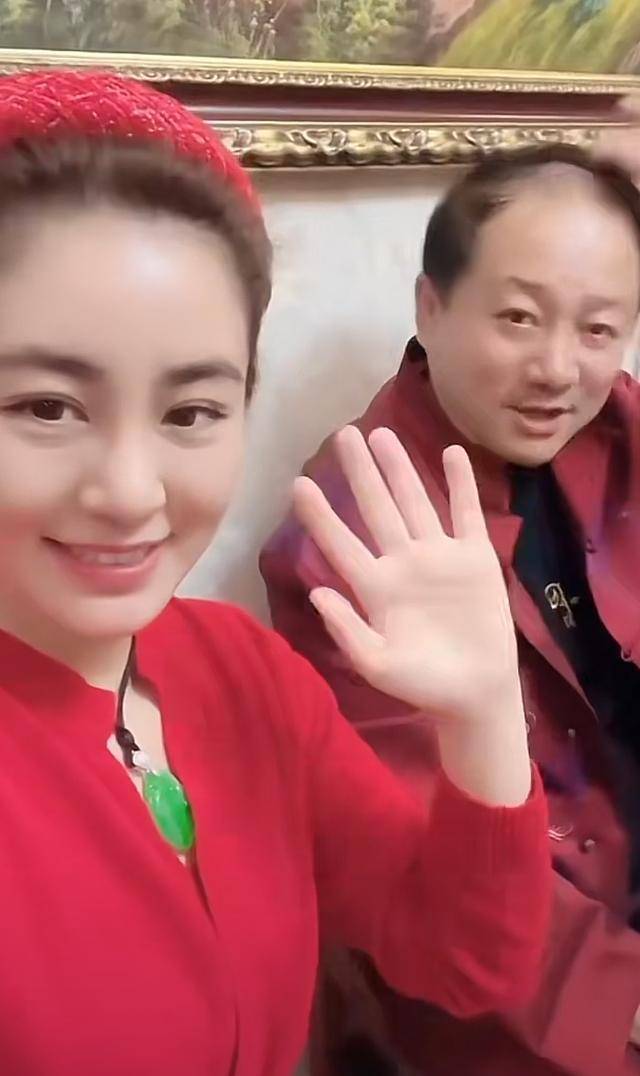 唐鉴军的老婆图片