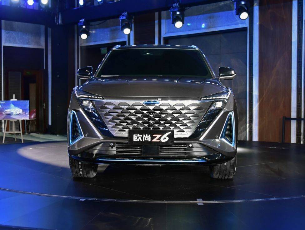 车圈首发！元宇宙汽车机器人欧尚Z6数字藏品报到