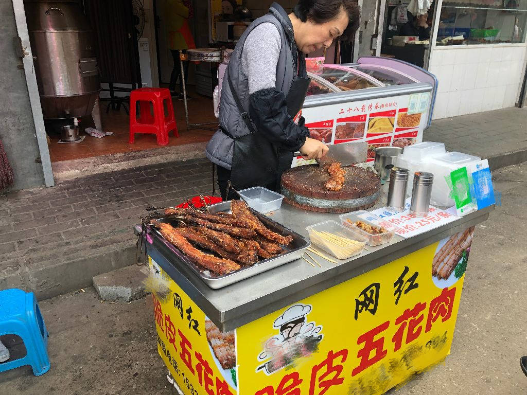 美食|受人追捧的“脆皮五花肉”，其实真正的买家，根本就不是顾客