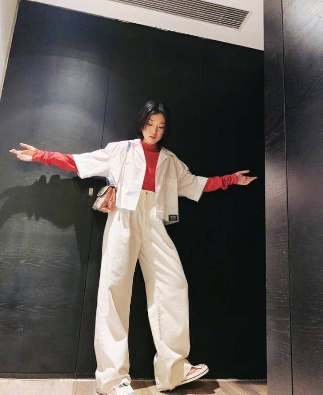 服装 被老板说丑的yamy,穿上渐变色衬衫时尚极了,高级又洋气