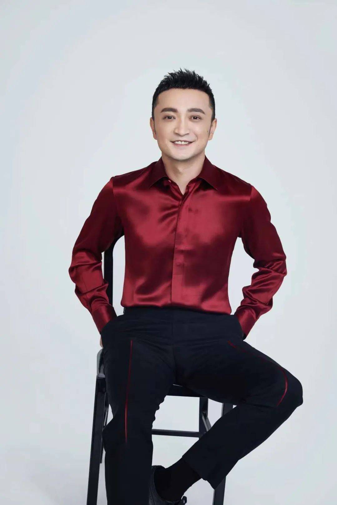 连续主持八年春晚的尼格买提真的是宝藏男孩