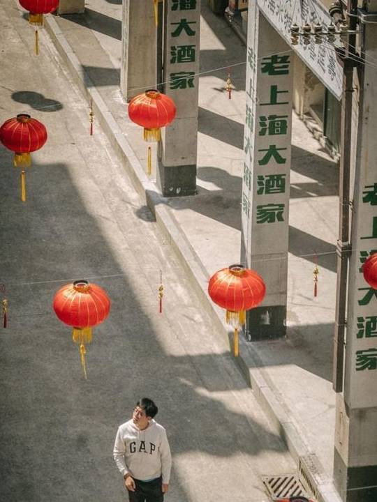 南海这条“香港街”又上大银幕了！仿佛穿越！