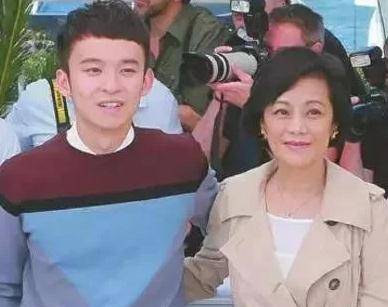 王京花的儿子叫什么名字啊 93206219178f492c8e7f86e7962a1577.jpeg