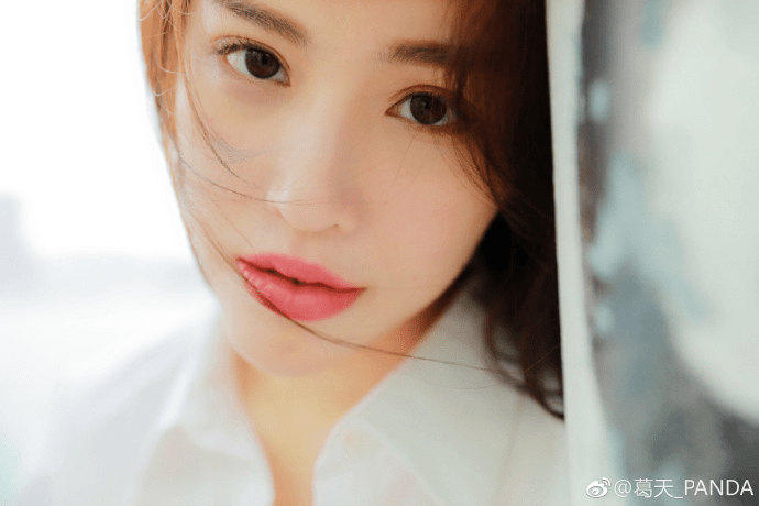 怎样让自己变得有气质和更加漂亮 adf604e09b854be689734570fac74e18.png