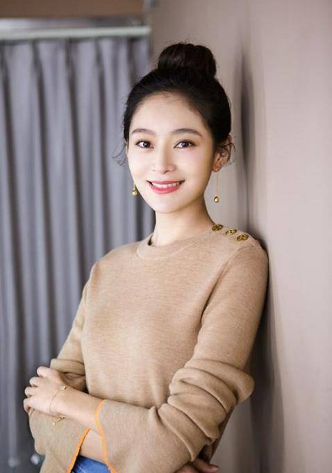 原创她一年无戏可拍打遍所有导演电话都被婉拒唯独于正说了5个字