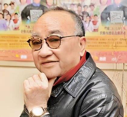 原创老戏骨卢海鹏因骗婚自毁星途今78岁晚年凄凉靠古天乐救助
