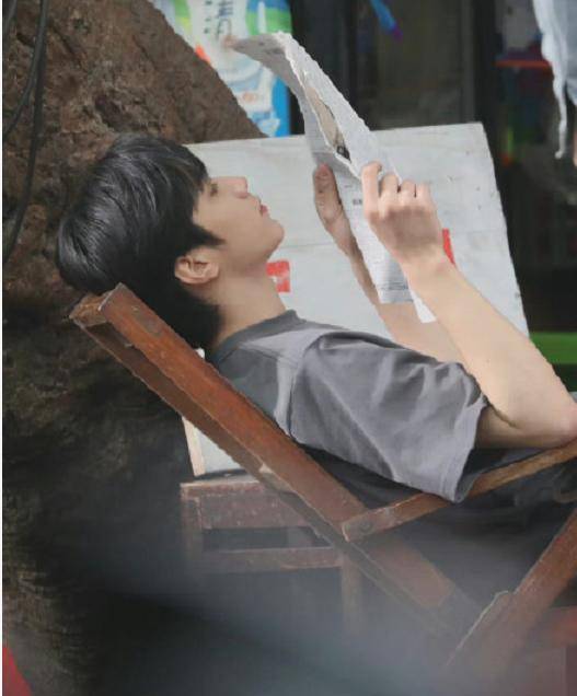 宋亚轩刘耀文短剧《一起等雨停》喜提热搜，是校园剧男主脸没错了_搜狐网